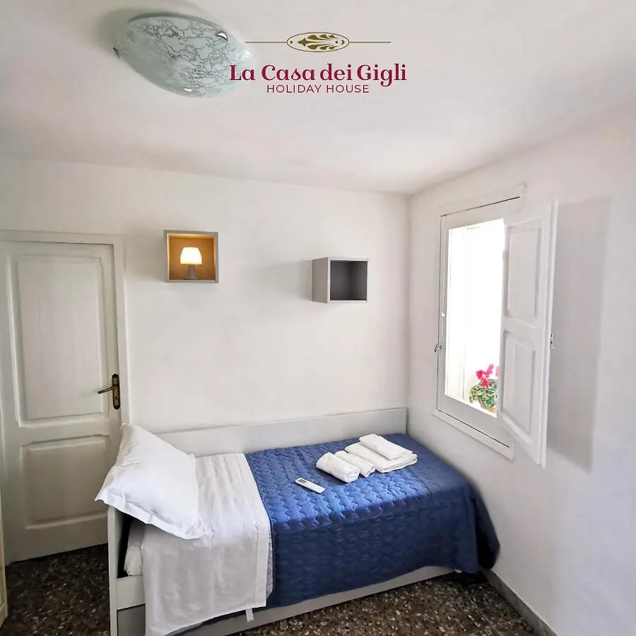 La Casa Dei Gigli Villa Lecce 0*,